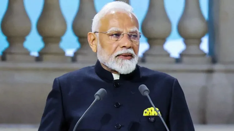 Mumbai police apprehended a man over threat call to pm modis aircraft