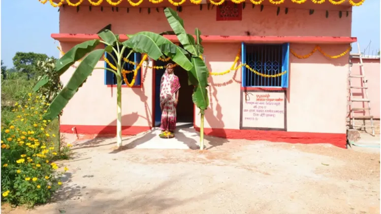 PM Awas Yojana में बड़ा बदलाव! अब सिर्फ महिलाओं के नाम होगा घर, जानें नया नियम 1 PM Awas Yojana