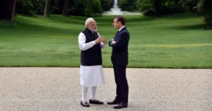PM Modi hand shake France president Emmanuel Macron ignore