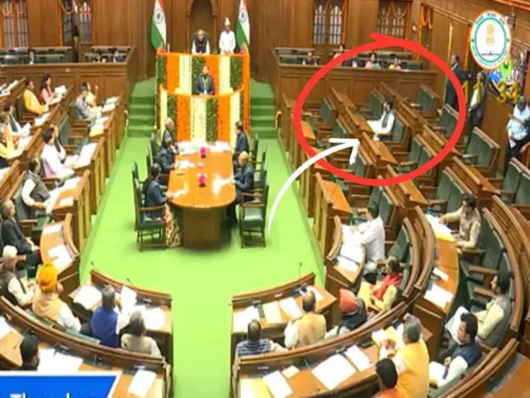 दिल्ली विधानसभा में विपक्ष गायब! अकेले बैठे दिखे अमानतुल्लाह खान 1 amanatullah khan