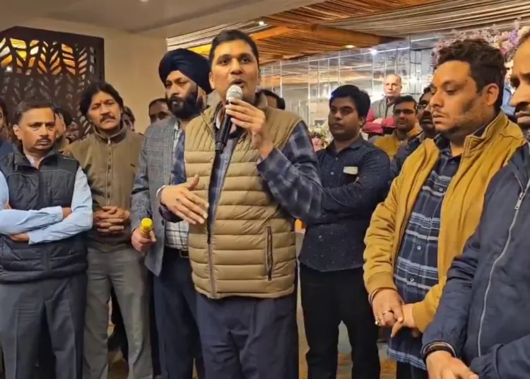 saurabh bhardwaj gets emotional