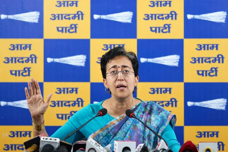 भाजपा और शिक्षा माफिया की मिलीभगत उजागर, प्राइवेट स्कूलों को हर साल 10% फीस बढ़ाने की तैयारी में "विपदा" सरकार! 1 atishi