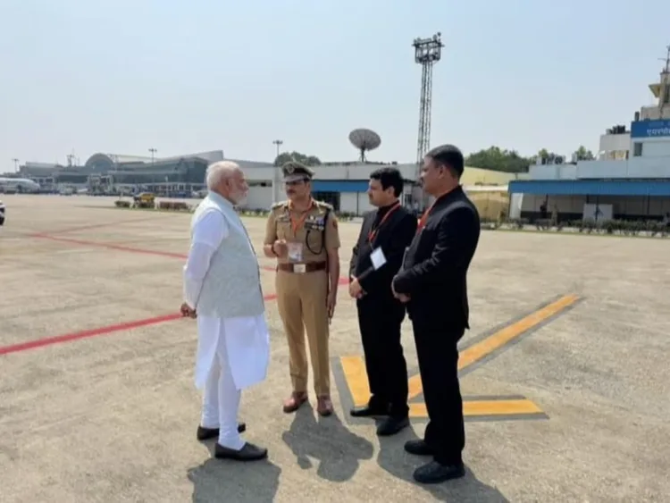 PM Modi ने वाराणसी एयरपोर्ट पर उतरते ही पूछा – Gangrape Case में कौन है दोषी? 1 PM Modi