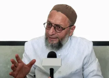 Pahalgam Terror Attack Owaisi Asked So Many Tourists