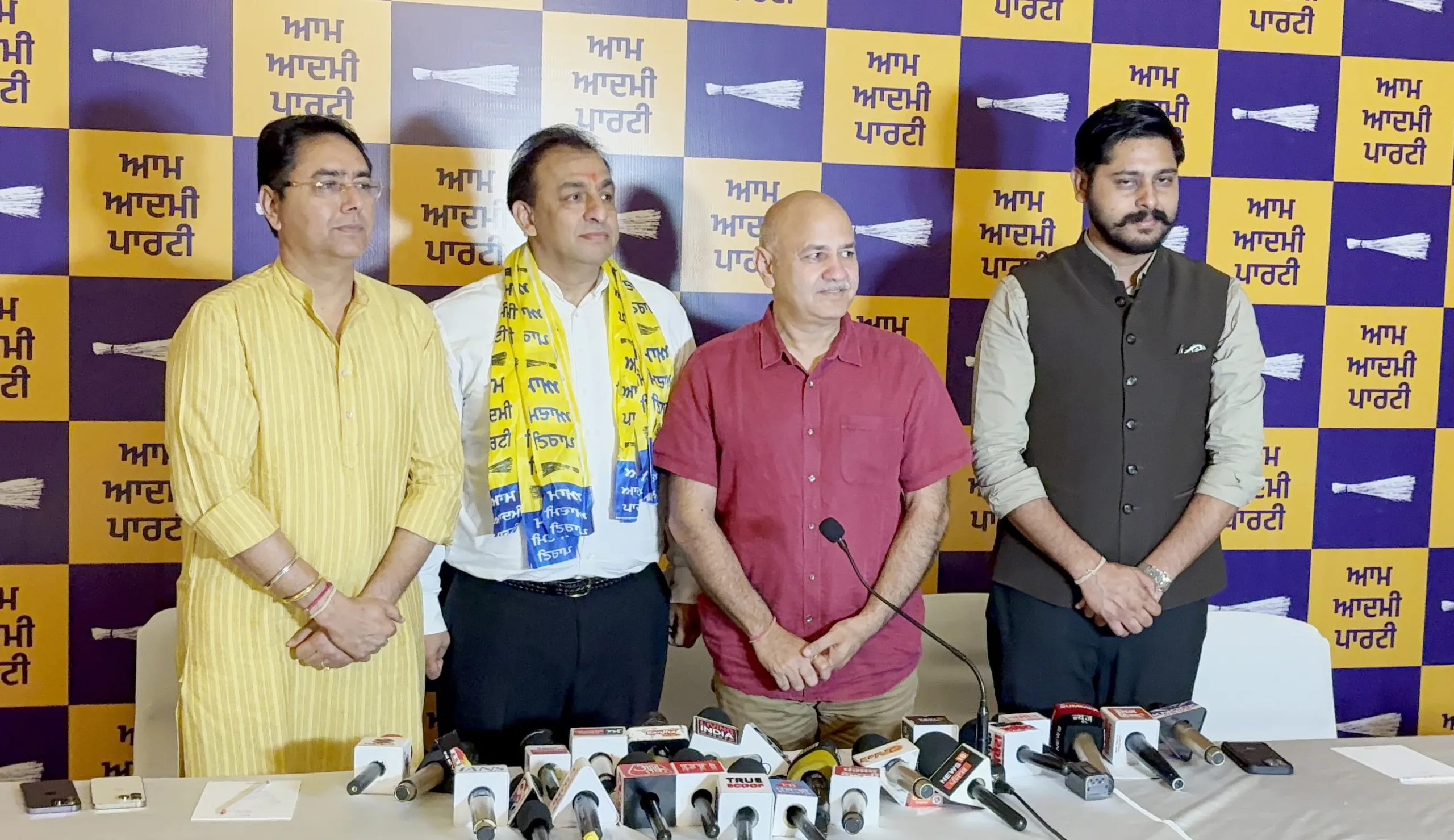 जालंधर में 'आप' को मिली बड़ी मजबूती: उद्योगपति पार्टी में शामिल, जालंधर सेंट्रल का इंचार्ज किया नियुक्त 2 1 5 scaled