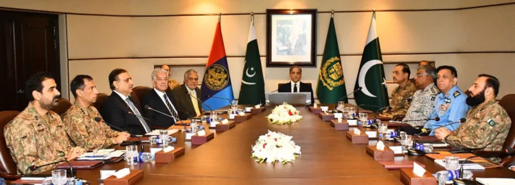 ISI के ऑफिस में पहुंचे Shahbaz Sharif! पूछा गया- India से War की क्या तैयारी है? 1 Paksitan PM Shehbaz visit to ISI headquarter amid tension