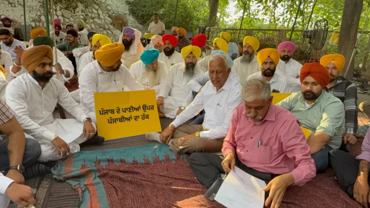 जल संसाधनों की रक्षा के लिए 4 कैबिनेट मंत्री और विधायक नंगल में दिन-रात धरने पर डटे 1 AAP Protest