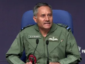 Air Marshal AK Bharti recites Ramcharitmanas quatrain