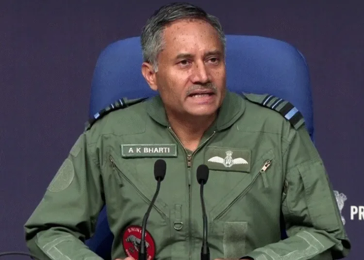 Air Marshal AK Bharti recites Ramcharitmanas quatrain