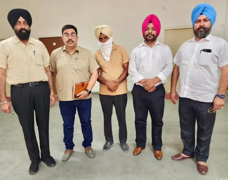 रिश्वत लेने के आरोप में पी एस पी सी एल का लाइनमैन गिरफ्तार 1 Crime