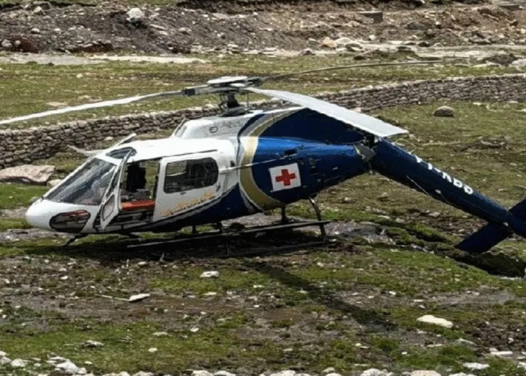 Helicopter crashed while going to Kedarnath Dham 6 people died in Uttarkashi accident
