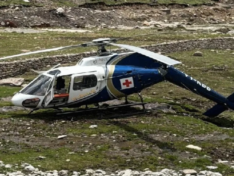 Helicopter crashed while going to Kedarnath Dham 6 people died in Uttarkashi accident