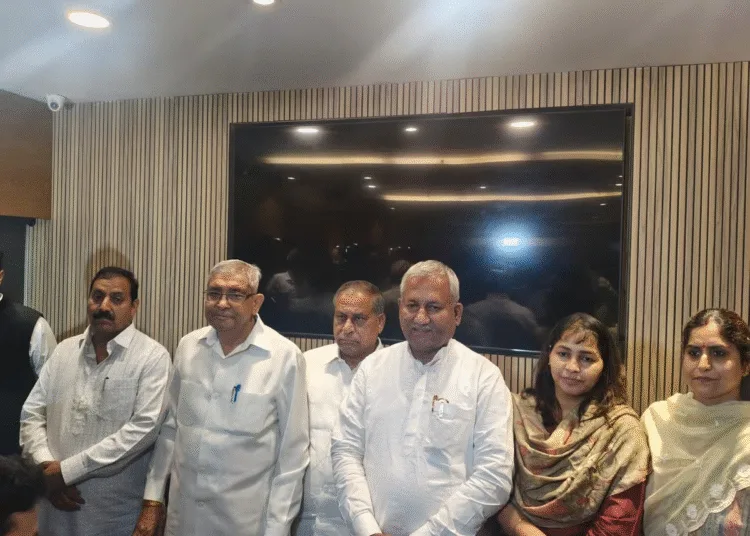 Who Are 13 AAP Councilors resign from Party announce third front