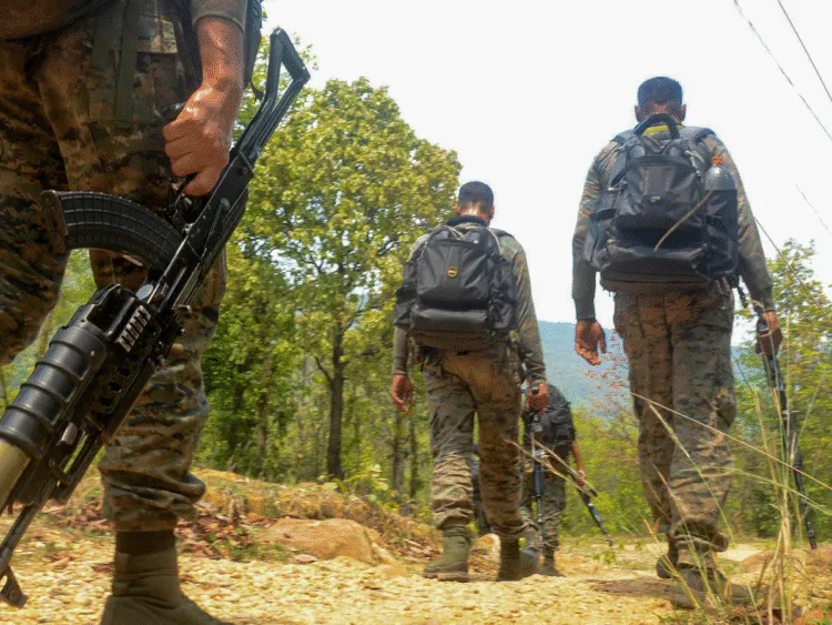 Chhattisgarh में बड़ा Naxal Encounter! जवानों ने 27 नक्सली किए ढेर 1 many naxalites killed in chhattisgarh encounter in abujhmar forest