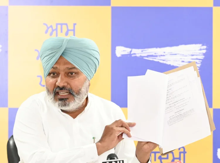 आप का विपक्ष पर तीखा हमला! हरपाल चीमा ने मजीठिया के खिलाफ कार्रवाई पर विरोधी नेताओं के दोहरे मापदंड को किया उजागर 1 Harpal Cheema