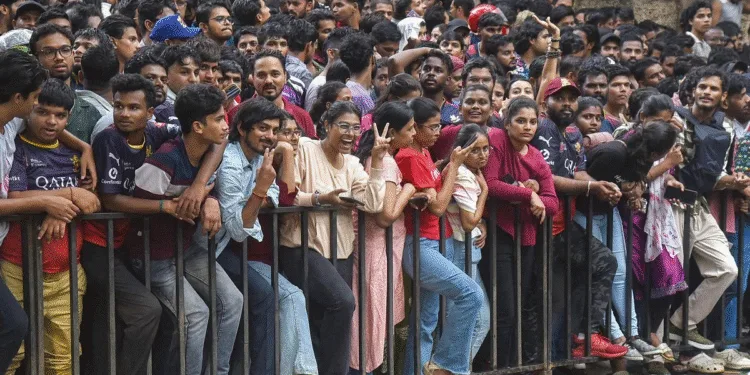 Bengaluru Stampede Karnataka Govt Says to High Court 1000 Policemen Deployed Different Claim from Shivkumar