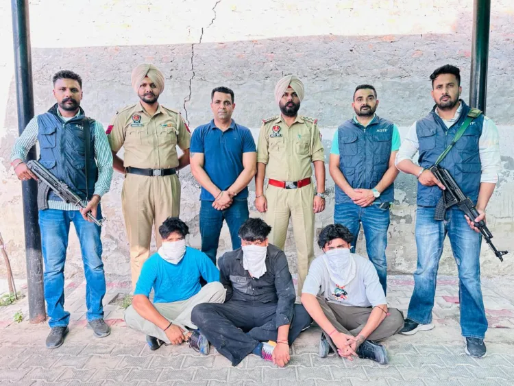 श्री मुक्तसर साहिब से तीन कथित अपराधी गिरफ़्तार; 174 ग्राम हेरोइन, दो पिस्तौलें बरामद 1 Punjabi police