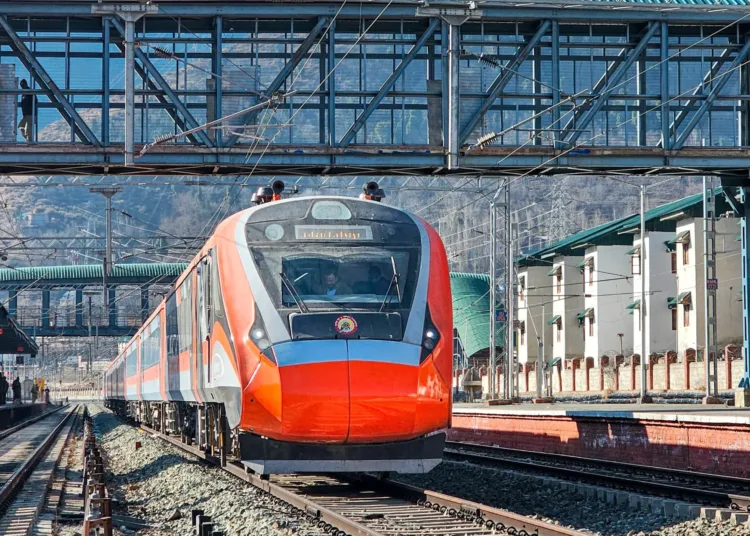 pm narendra modi to launch vande bharat train katra to srinagar