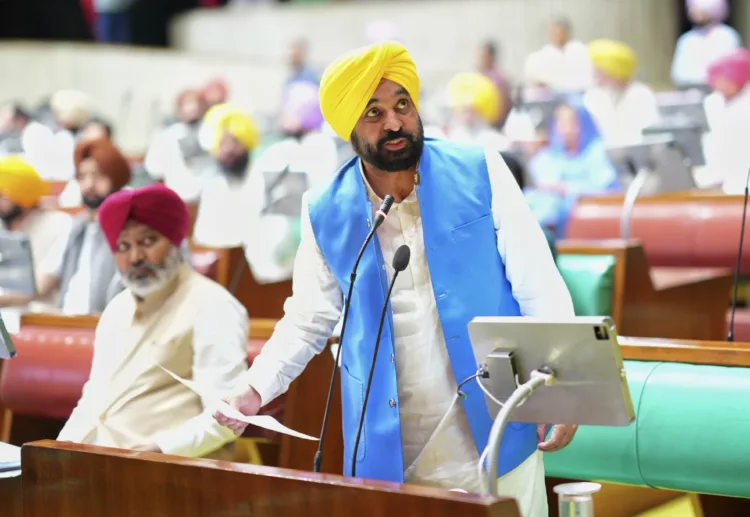 मुख्यमंत्री ने विधानसभा में 'पंजाब धार्मिक ग्रंथों के खिलाफ अपराध रोकथाम विधेयक, 2025' पेश किया 1 CM Mann