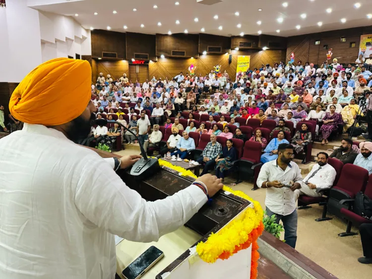 शिक्षा विभाग में क्रांतिकारी बदलाव की ओर बढ़ाए कदम – हरजोत सिंह बैंस 1 Harjot Bains