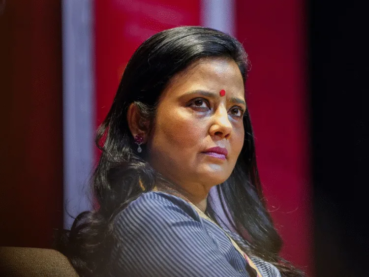 Maa Kaali नहीं खाती Dhokla! Mahua Moitra का पीएम मोदी पर सीधा वार 1 Maa Kaali