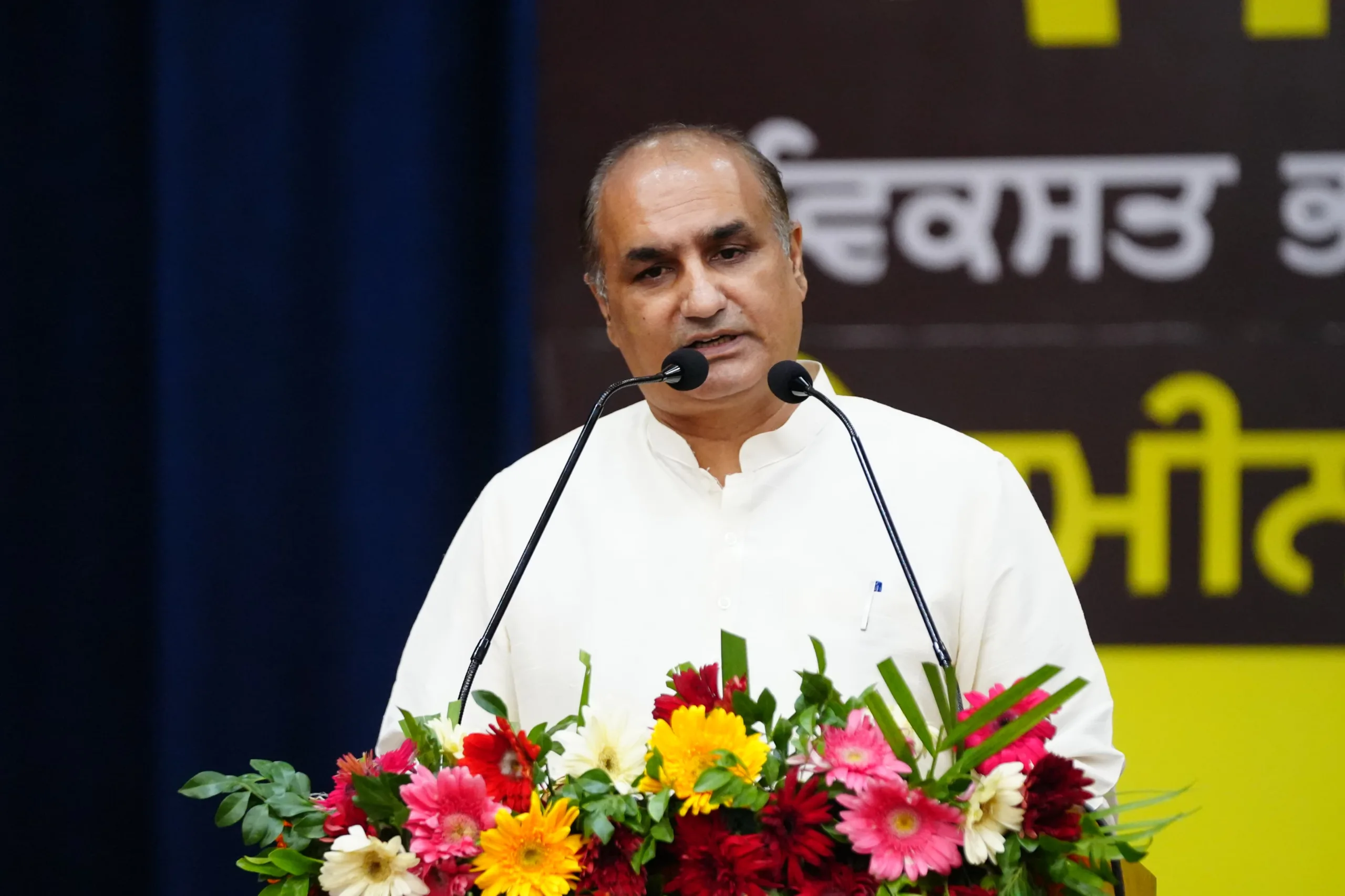 केजरीवाल, मान और सिसोदिया ने जैसमीन शाह की किताब 'केजरीवाल मॉडल' के पंजाबी संस्करण का किया विमोचन 5 aaaa scaled