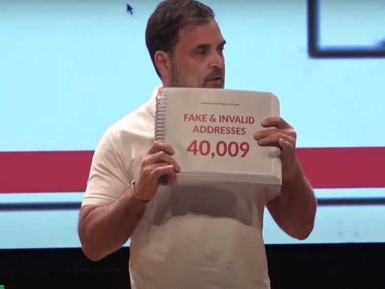 Voter List Scam! Rahul Gandhi ने किया चौंकाने वाला खुलासा – मकान नंबर 0, पिता का नाम dfojgaidf! 1 Rahul Gandhi Claims Many Elections Were Rigged Shows Data of House number 0 Father Name dfojgaidf