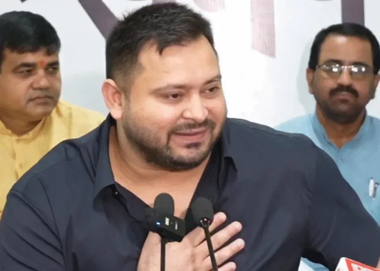 Bihar में Tejashwi Yadav बनेंगे LOP, RJD को मिली हैं 25 सीटें 8 Tejashwi Yadav