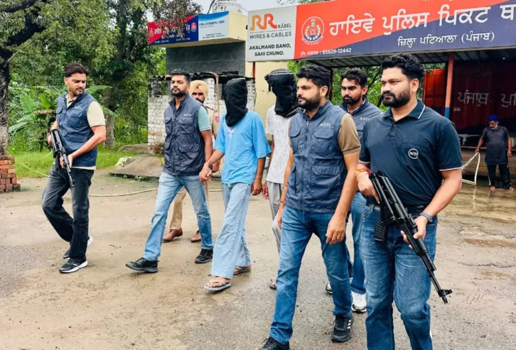 फाजिल्का हत्या मामले में वांछित लॉरेंस बिश्नोई गैंग के दो सदस्य गिरफ्तार; ग्लॉक पिस्टल बरामद 1 police