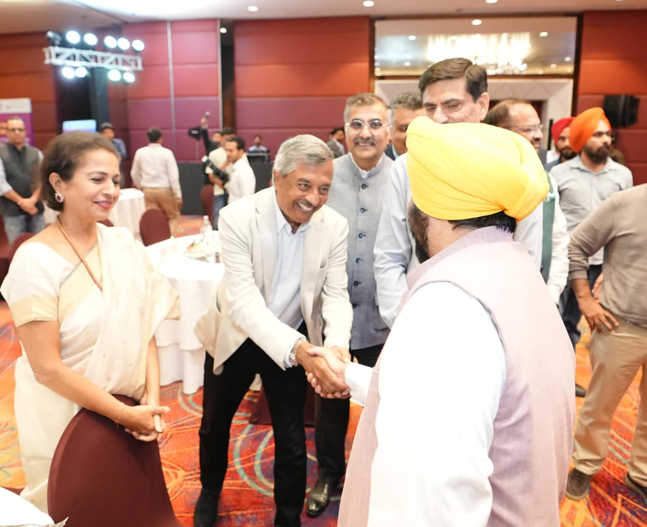 विश्व भर में सबसे पसंदीदा निवेश स्थल के रूप में उभर रहा है पंजाब - मुख्यमंत्री 4 3 3