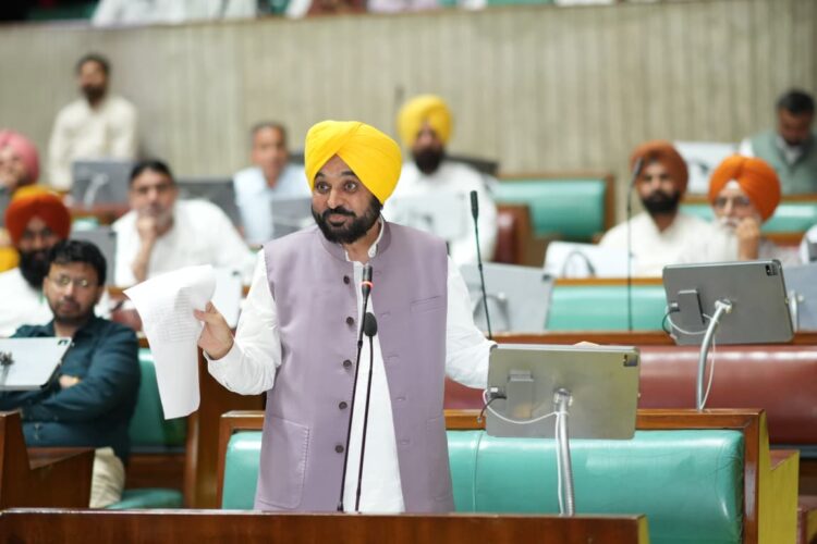 Punjab Assembly में हंगामा! Finance Minister vs Bajwa: Mining, Distilleries और Crores के आरोपों से गूंजा सदन 1 Cm mann