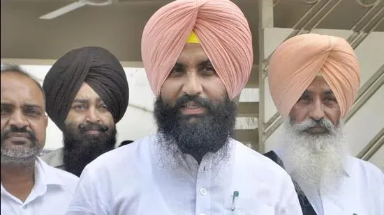 Family War में Firing: Ex-MLA Simarjit Bains पर भतीजे ने चलाई गोली! 1 Former MLA Simarjeet Bains