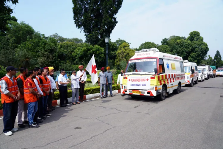 पंजाब के राज्यपाल ने बाढ़ प्रभावित जिलों के लिए 50 फॉगिंग मशीनों को हरी झंडी दिखाई 1 Governor