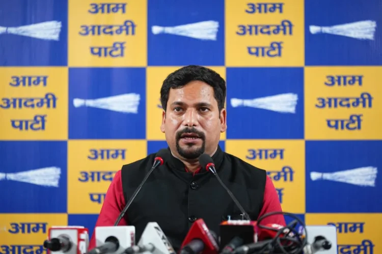 यूईआर-2 टोल को लेकर 21 सितंबर को किसानों के आंदोलन को ‘‘आप’’ का समर्थन- संजीव झा 1 यूईआर-2 टोल को लेकर 21 सितंबर को किसानों के आंदोलन को ‘‘आप’’ का समर्थन- संजीव झा