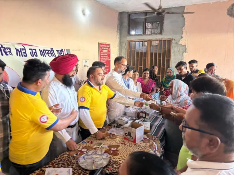 बाढ़ प्रभावित इलाकों में पंजाब सरकार सक्रिय: 24 घंटे में मेडिकल कैंपों के इलाज़ में 194% बढ़ोतरी 1 medical help