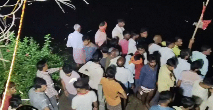Chhath Puja Chandauli boat capsizes river