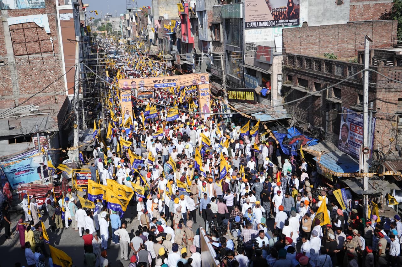 पंजाब का बेटा चला रहा है जनता की सरकार — मान और केजरीवाल का तरनतारन में संदेश 3 2 6