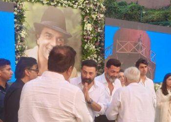 Dharmendra Prayer Meet