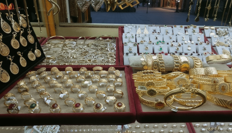 Gold-Silver Price Today: सोना-चांदी दूसरे दिन भी महंगा, जानें 10 शहरों के ताजा रेट 1 Gold-Silver Price Today