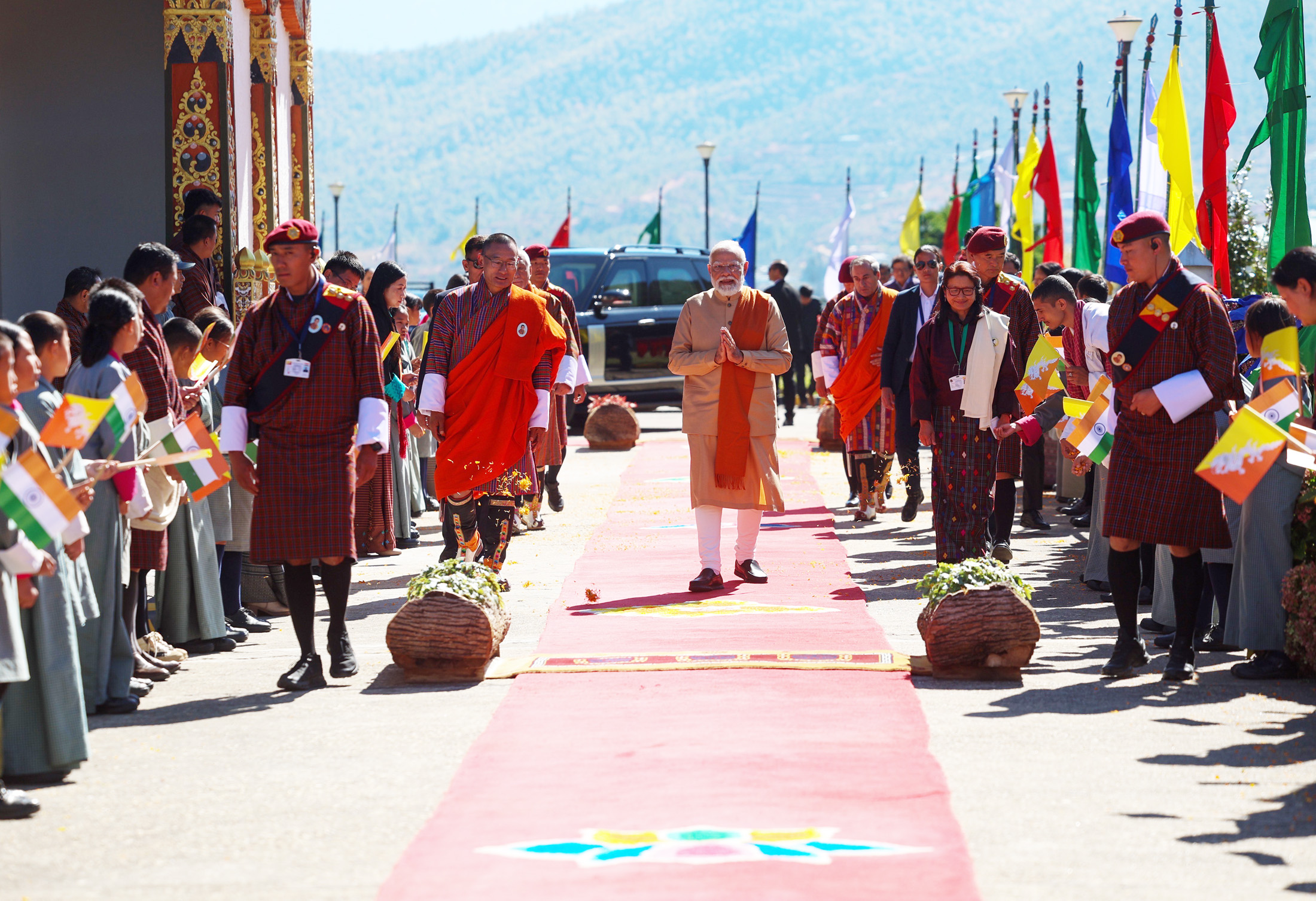 PM Modi Bhutan Visit में Geleftu City को मिला भारत का साथ, बिजली-ट्रेन पर हुए बड़े ऐलान 3 H20251112195859