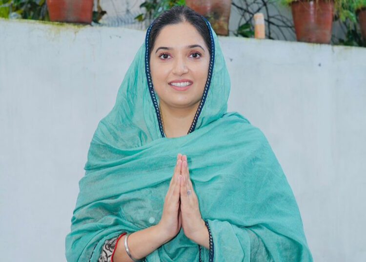 Tarn Taran News: कंचनप्रीत कौर गिरफ्तार, पुलिस के सामने पेश होते ही बड़ा एक्शन 1 Kanchanpreet Kaur