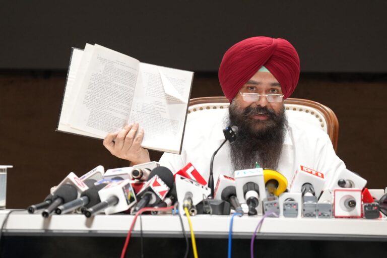 बड़ी चिंता: SIR Exercise से Punjab के NRI Voters को खतरा, AAP सांसद ने Election Commission को लिखा पत्र 13 Malvinder Kang