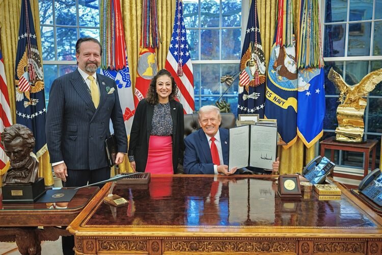 ट्रंप का 'हंटर': मुस्लिम ब्रदरहुड होगा आतंकवादी घोषित? राहुल गांधी से भी जुड़ा कनेक्शन! 1 Muslim Brotherhood Terrorist Designation