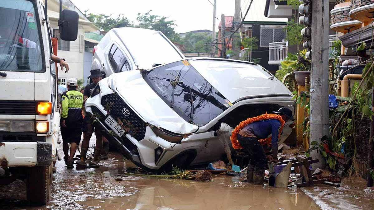 Typhoon Kalmaegi का फिलीपींस में कहर, 90 की मौत, कारें चढ़ीं, छतें उड़ीं 5 Typhoon Kalmaegi 5