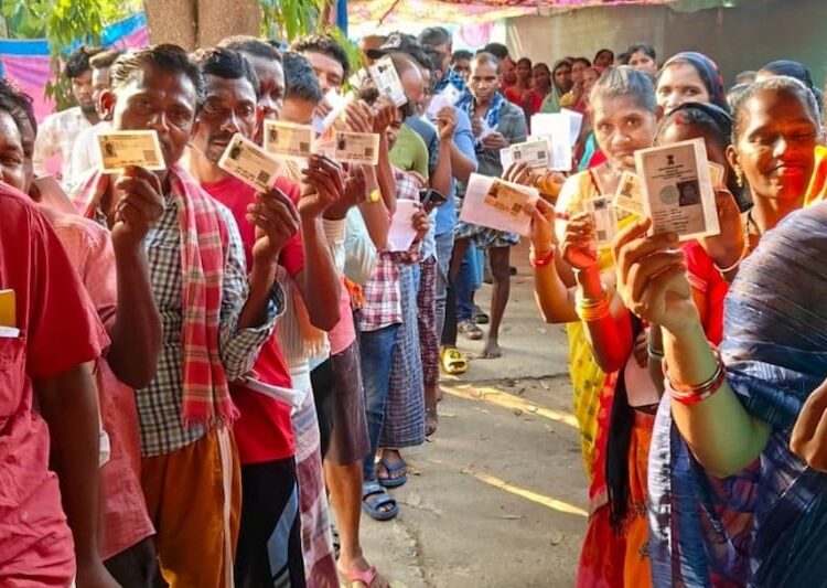 Voter List SIR 2.0 12 राज्यों में शुरू, DMK पहुंची सुप्रीम कोर्ट, BLO घर-घर देंगे दस्तक 1 Voter List SIR 2.0