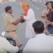 PM Modi के दौरे से पहले BJP MLA और RPF जवान भिड़े, Video हुआ Viral 13 bjp-mla-and-rpf-personnel