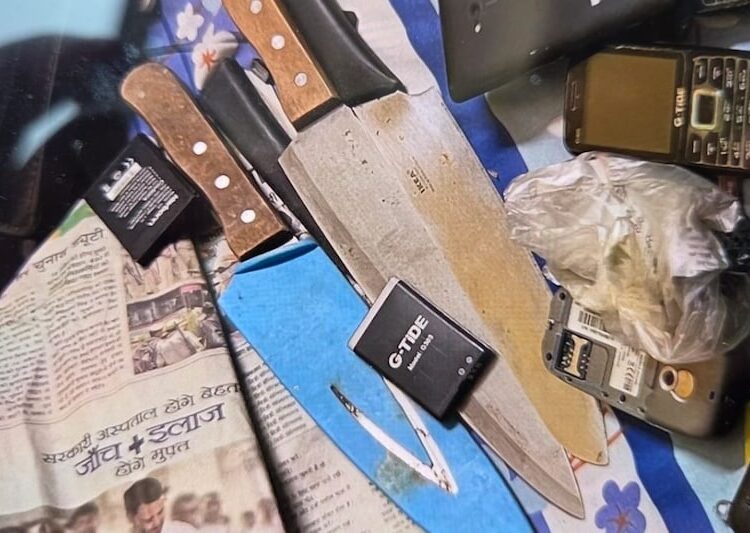 Delhi Blast Investigation: परवेज के घर से 6 की-पैड फोन, इंटरनेशनल सिम बरामद 41 lucknow-ats