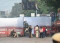 Delhi Blast : लाल किला बंद... जहां धमाके हुए वहां की देखें तस्वीरें 11 outside_the_red_fort_area