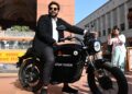 संसद में E-Bike से पहुंचे कांग्रेस सांसद, मात्र ₹20 में चलती है 100 किलोमीटर 2 Congress MP Vamsi Krishna Gaddam