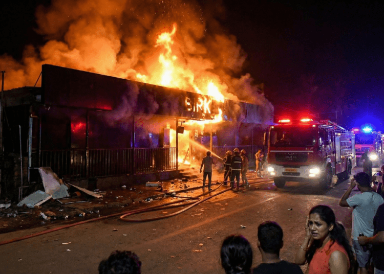 Goa Nightclub Fire: पार्टी में मातम, सिलेंडर ब्लास्ट से 25 लोगों की दर्दनाक मौत 1 Goa Nightclub Fire